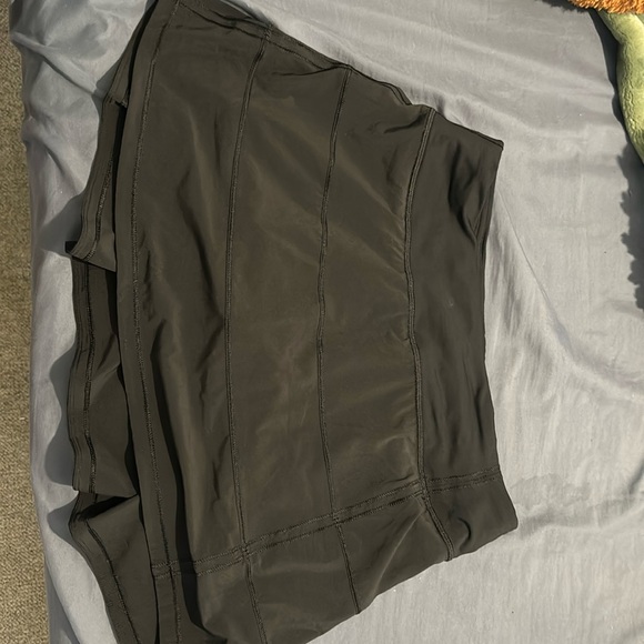 Lulu Lemon Skirt - Picture 1 of 6